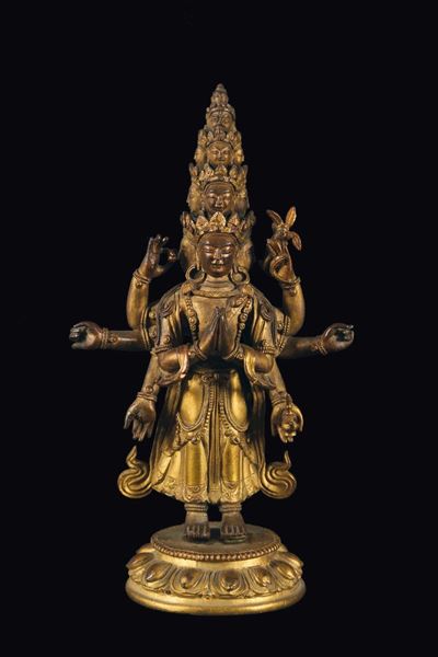 Figura di Ekadasamukha-avalokitesvara in Bronzo Dorato, Tibet, XVIII Secolo