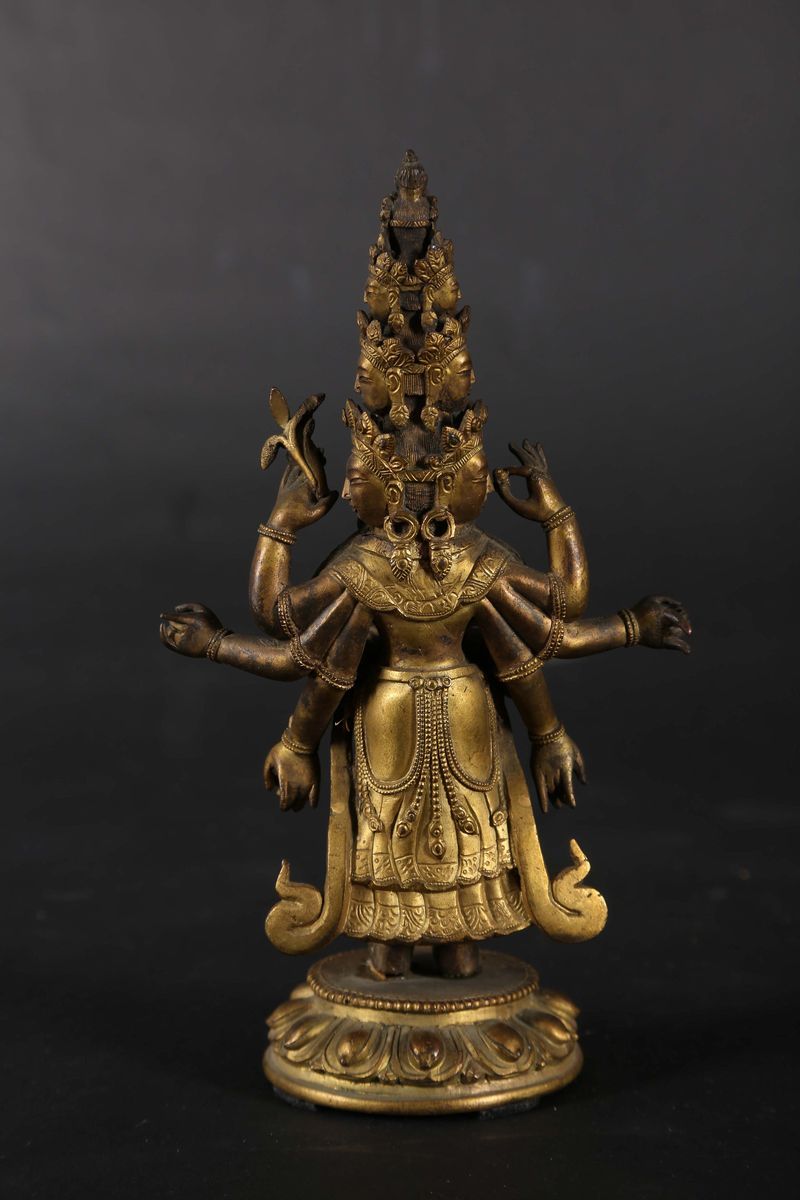 Figura di Ekadasamukha-avalokitesvara in Bronzo Dorato, Tibet, XVIII Secolo