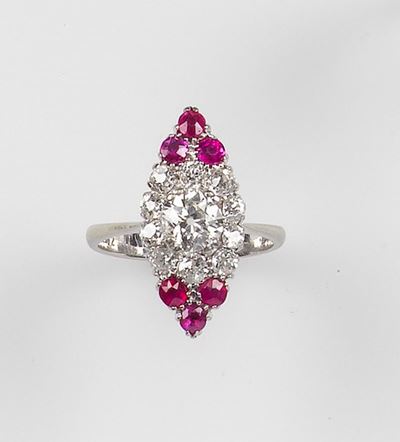 Anello a Marquise con Diamanti e Rubini