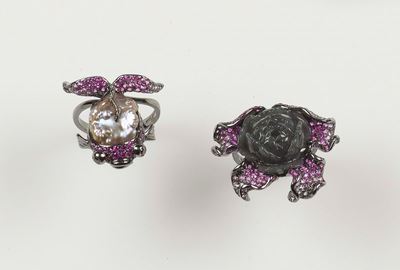 Anello con Pavé di Zaffiri Rosa e Diamanti con Giada e Perla