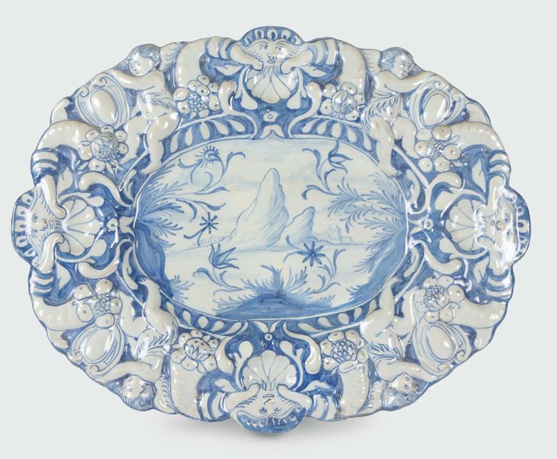 Vassoio Pavia, fine XVII - inizi XVIII secolo  - Auction Collectors' Majolica and Porcelain - Cambi Casa d'Aste