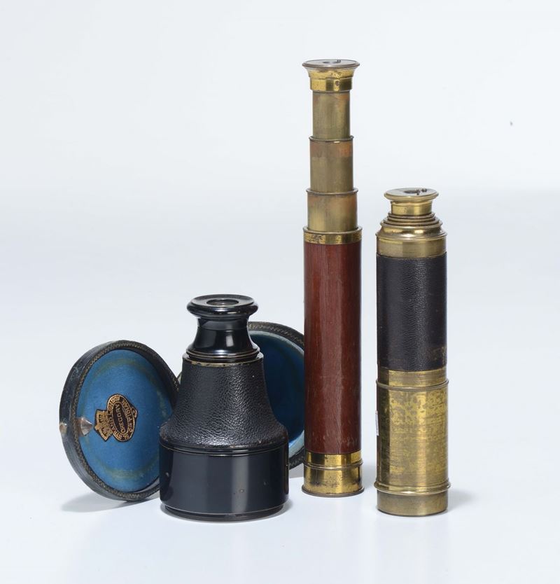 Lotto comprendente tre piccoli cannochiali da marina, Inghilterra inizio XX secolo  - Auction Maritime Art and Scientific Instruments - Cambi Casa d'Aste