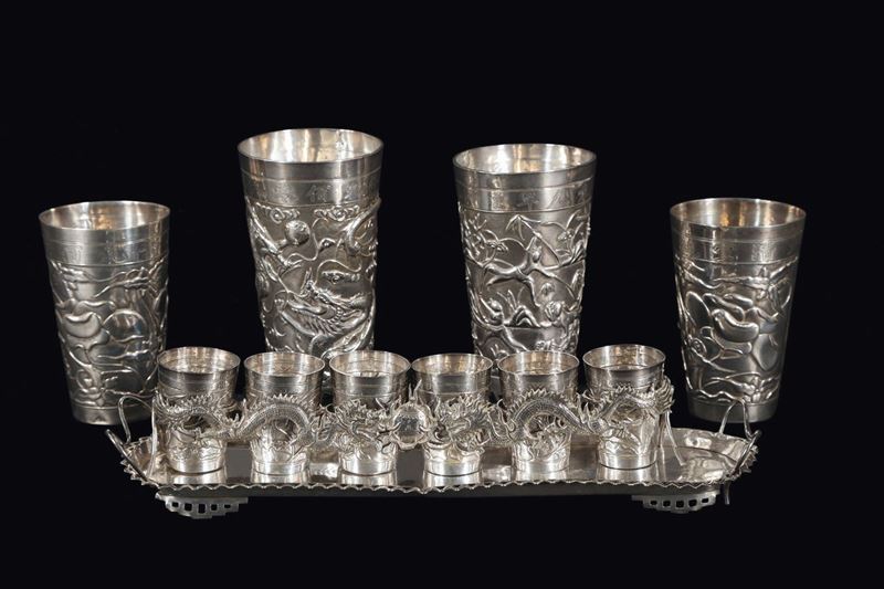 Servizio in argento di sei bicchierini e quattro bicchieri, Cina, Dinastia Qing, XIX secolo  - Asta Fine Chinese Works of Art - Cambi Casa d'Aste