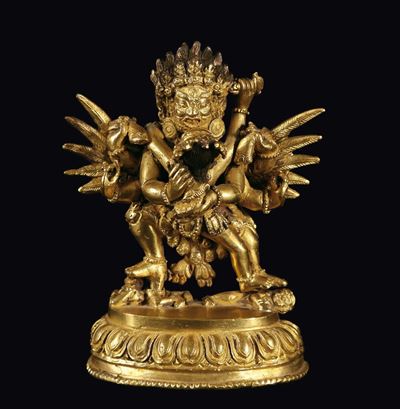 Mahakala con Moglie in Bronzo Dorato su Fiore di Loto, Tibet, XVIII Secolo