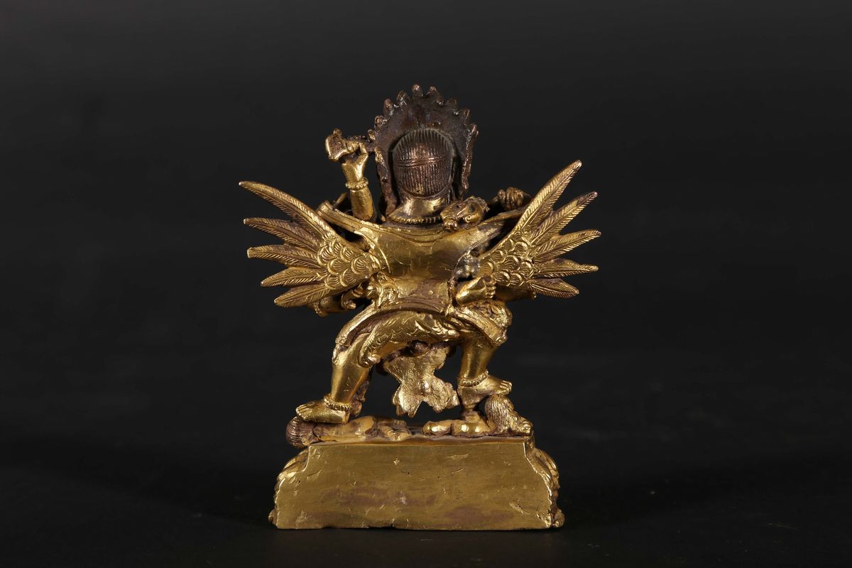 Mahakala con Moglie in Bronzo Dorato su Fiore di Loto, Tibet, XVIII Secolo