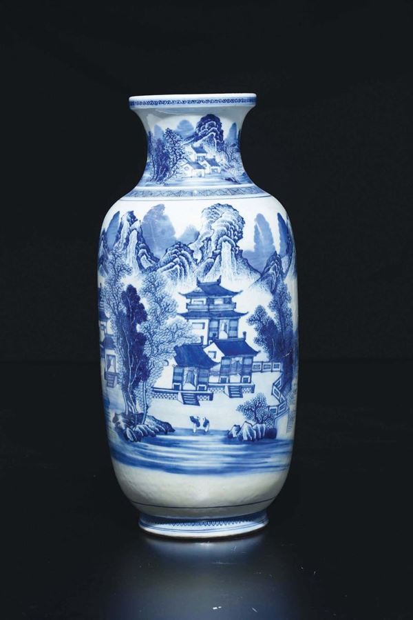 Vaso in porcellana bianca e blu raffigurante paesaggio con case, Cina, Dinastia Qing, XIX secolo