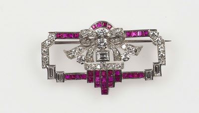 Spilla in Stile Art Deco con Diamanti e Rubini