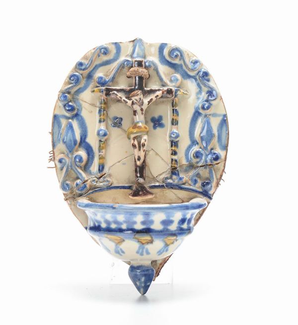 Lotto di cinque acquasantiere in maiolica, XIX-XX secolo