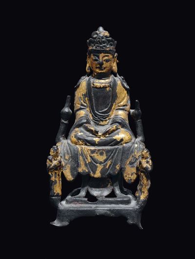 Figura di Buddha Seduto in Trono in Bronzo con Tracce di Doratura , Cina, Dinastia Ming, XVII Sec...