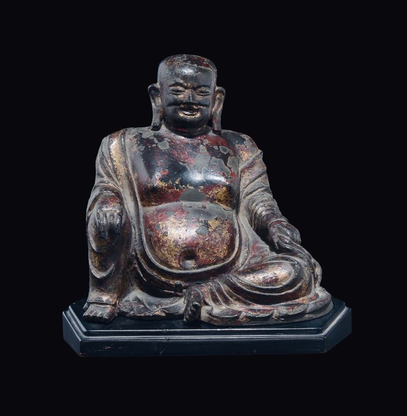 Figura di Budai seduto in bronzo, Cina, Dinastia Ming, XVII secolo  - Asta Fine Chinese Works of Art - Cambi Casa d'Aste