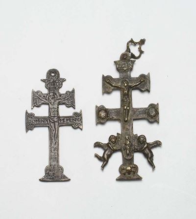 Lotto di Due Croci in Metallo, XIX Secolo