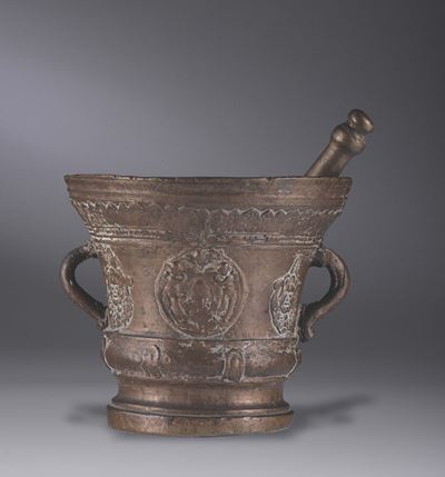 Mortaio con Pestello in Bronzo Dorato, XVII Secolo