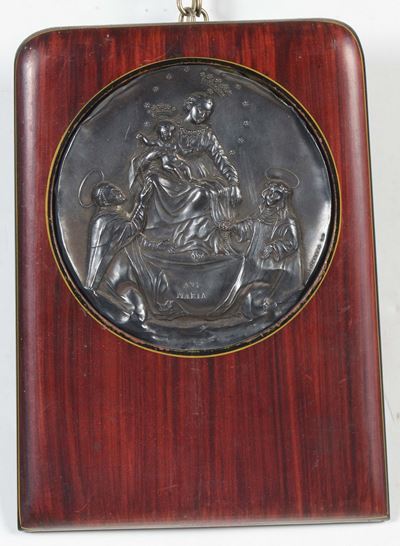 Medaglione in Argento Sbalzato Raffigurante Madonna con Santi, XIX Secolo