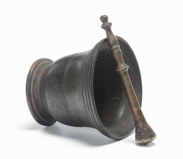 Mortaio con pestello in bronzo, XIX secolo