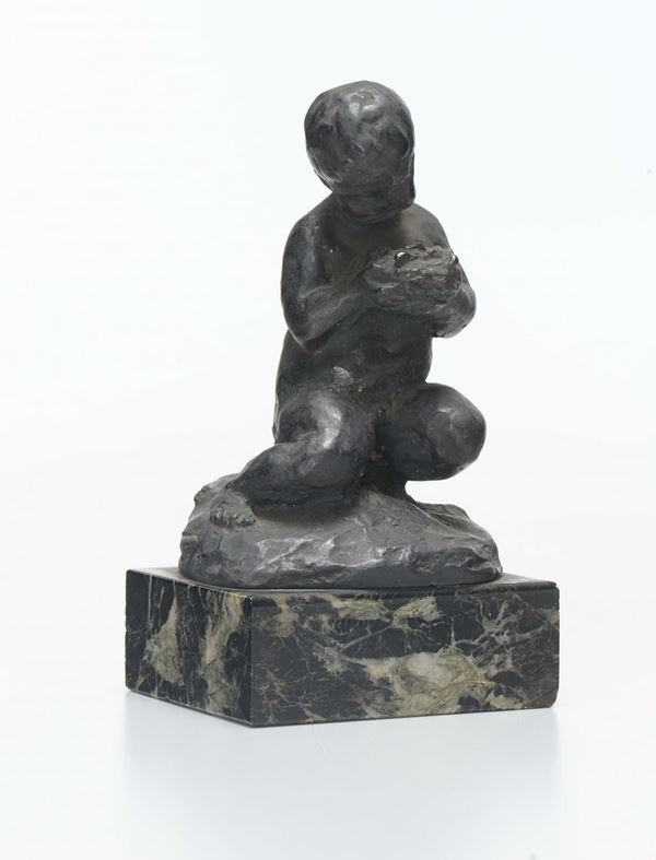 Figura di bambino in bronzo , XIX secolo