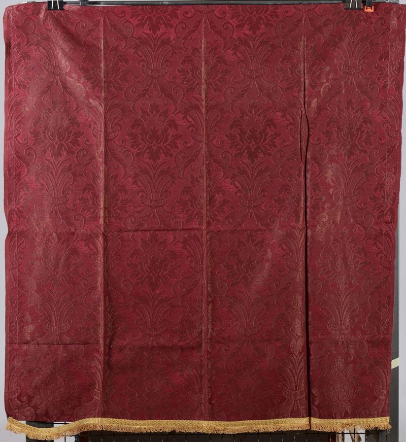 Antico tessuto rosso, XVII secolo  - Auction Fine Art - Cambi Casa d'Aste