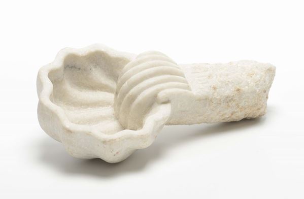 Acquasantiera in marmo bianco, XIX secolo