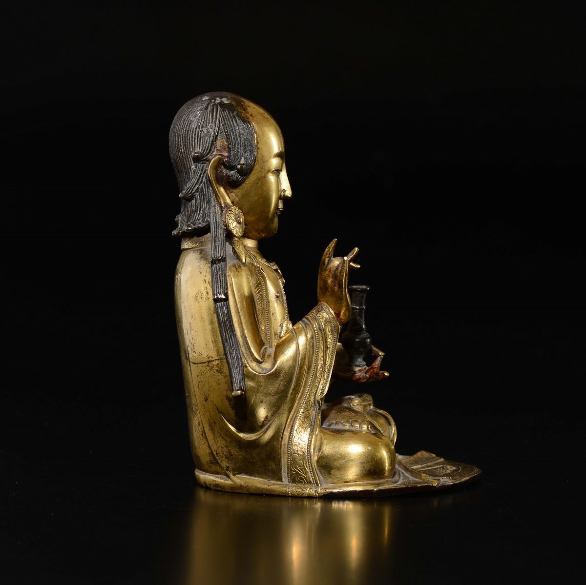 Bronzo Dorato Raffigurante Monaco con Vaso, Cina, Dinastia Ming, XVII Secolo