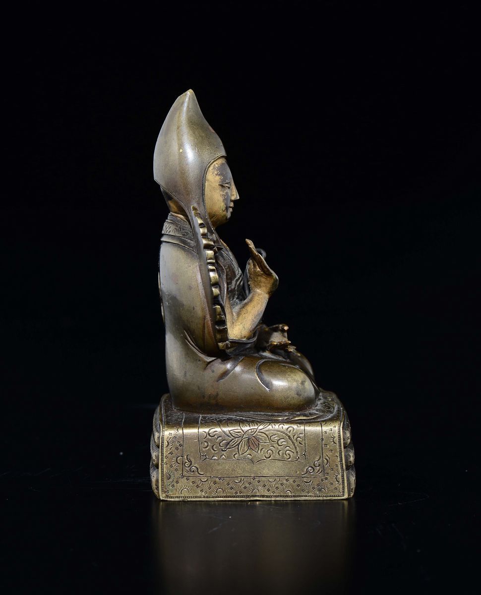 Figura di Dalai Lama Kelsang Gyats in Bronzo Dorato, Tibet, XVIII Secolo