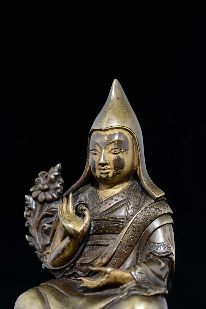 Figura di Dalai Lama Kelsang Gyats in Bronzo Dorato, Tibet, XVIII Secolo