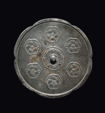 Specchio in Bronzo Sbalzato, Cina, Dinastia Tang (618-906)