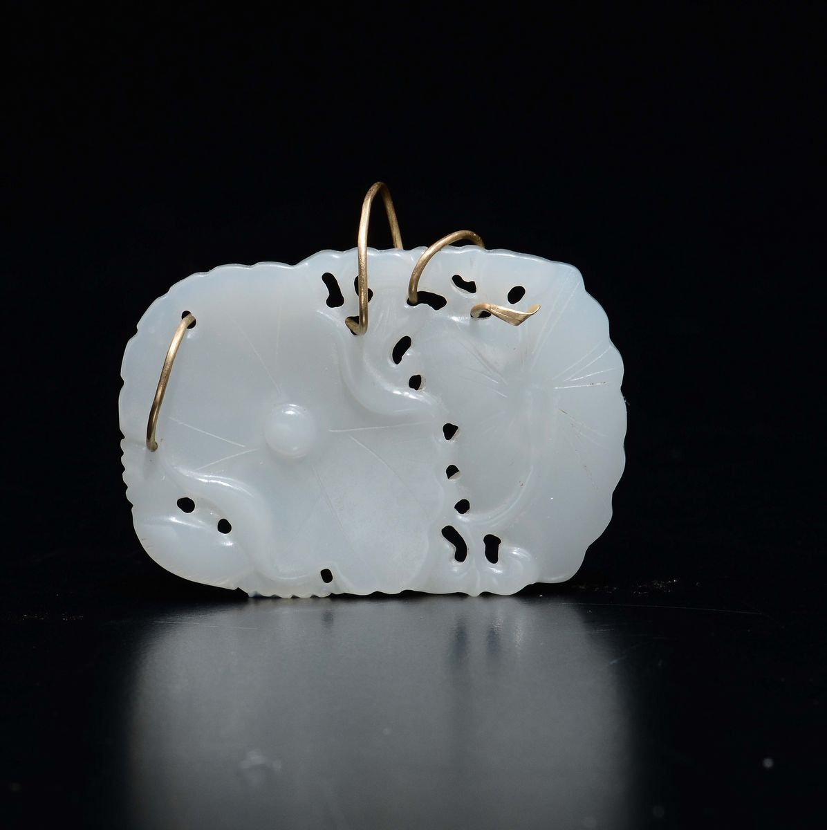 Pendente in Giada Bianca a Guisa di Fiore di Loto, Cina, Dinastia Qing, XIX Secolo