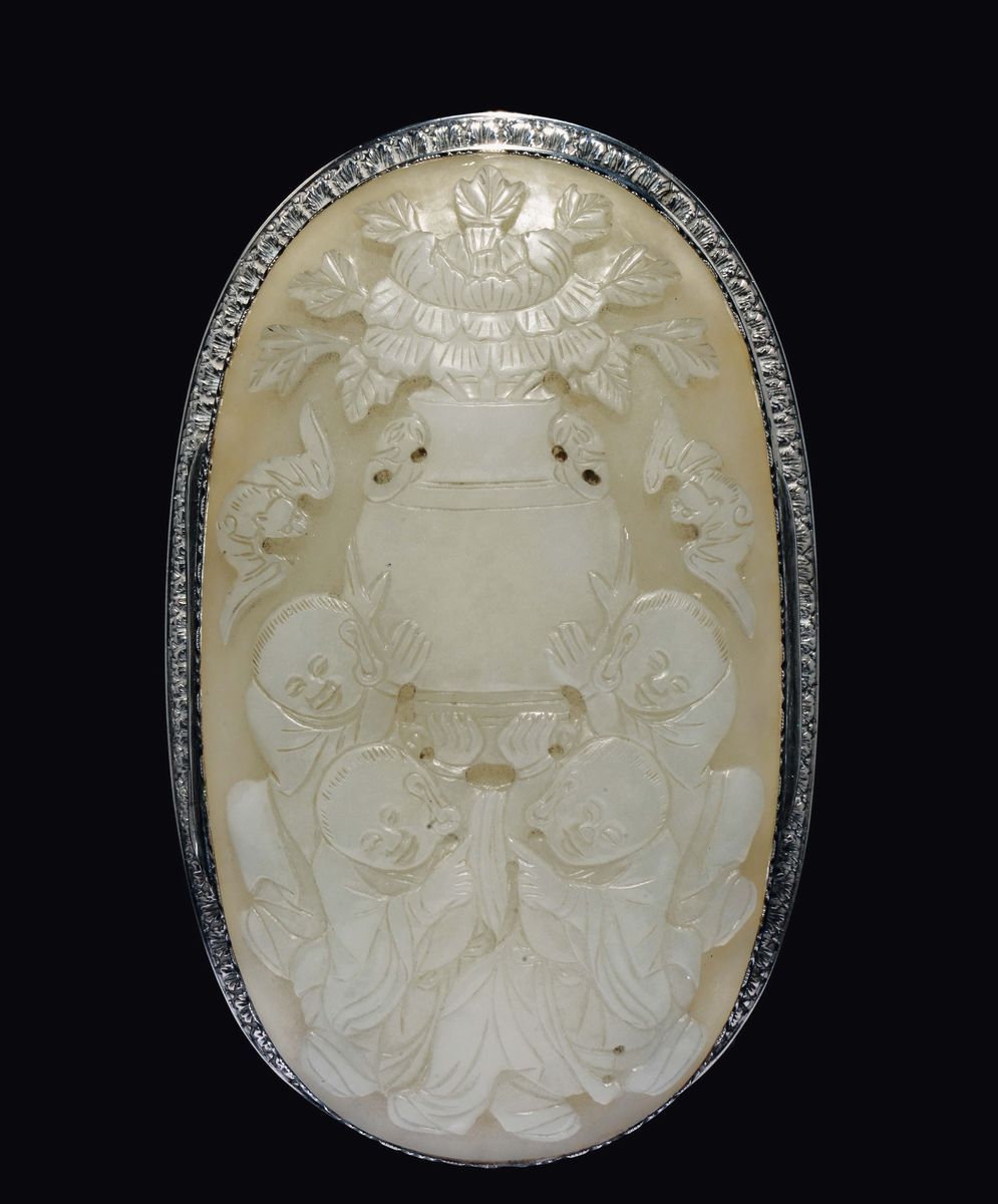 Scatola in Argento con Placca in Giada Bianca sul Coperchio con Fanciulli, Cina, Dinastia Qing, E...