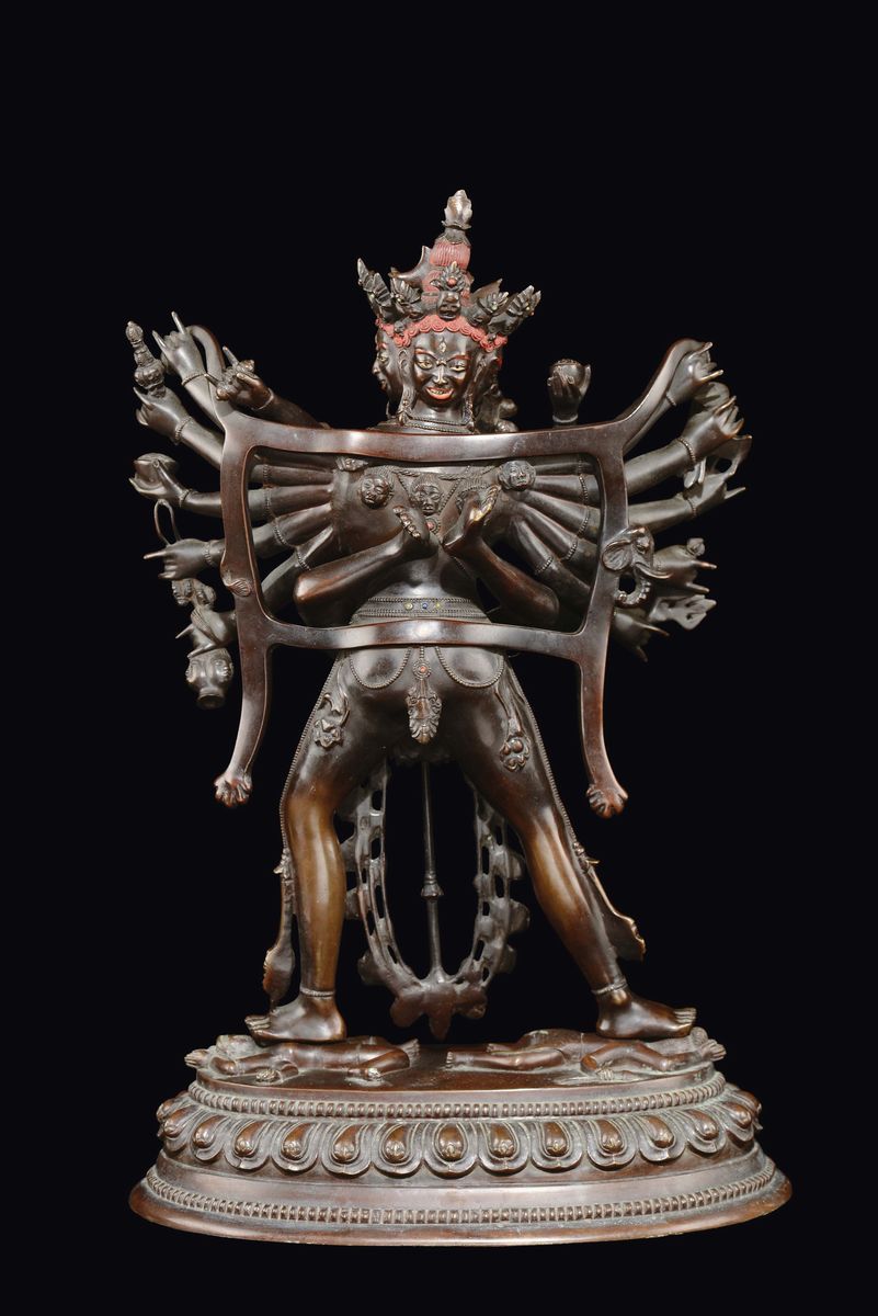 Grande ed Importante Figura di Cakravamsara in Bronzo su Fiore di Loto, Tibet, Epoca Qianlong (17...