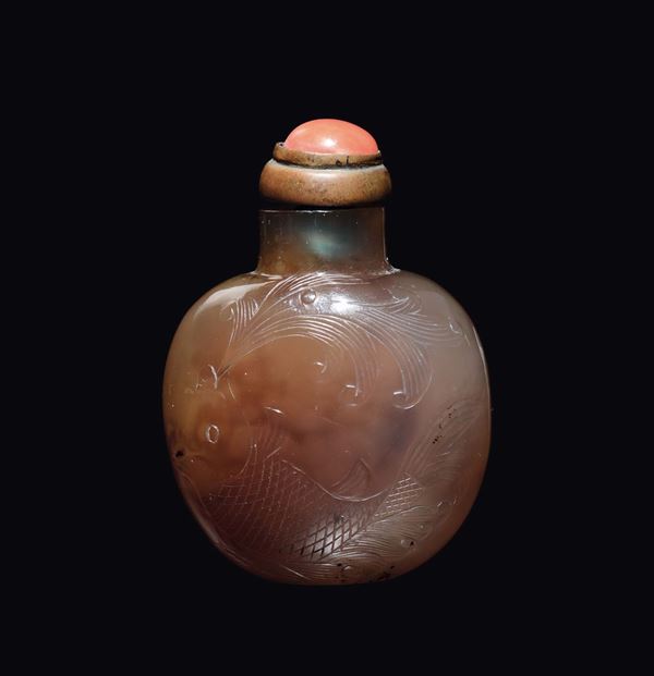 Snuff bottle in agata con pesce, Cina, Dinastia Qing, XIX secolo