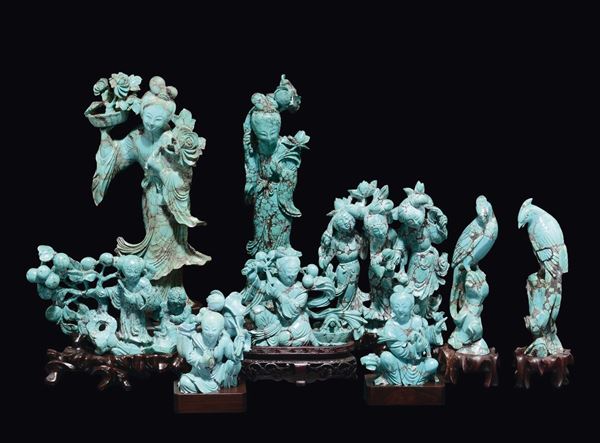 Lotto di nove sculture in turchese raffiguranti Guanyin ed uccellini, Cina, Dinastia Qing, XIX/XX secolo