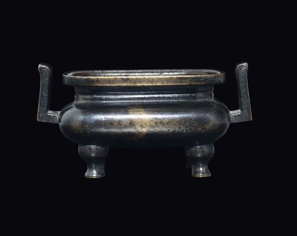 Incensiere in bronzo di forma rettangolare, Cina, Dinastia Ming, XVII secolo