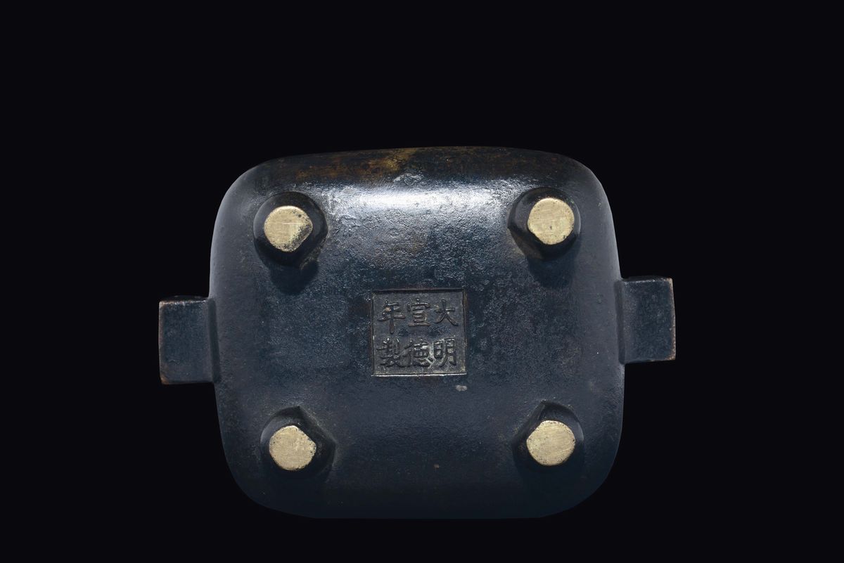 Incensiere in Bronzo di Forma Rettangolare, Cina, Dinastia Ming, XVII Secolo