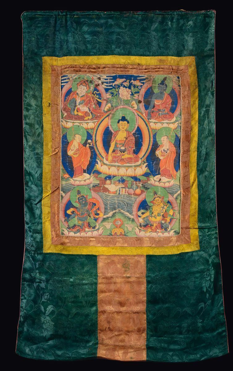 Tanka su seta con sette divinità su fondo verde, Tibet, XIX secolo  - Asta Fine Chinese Works of Art - Cambi Casa d'Aste