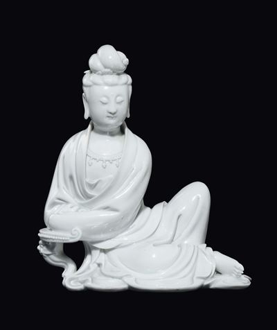 Guanyin Seduta in Porcellana Blanc De Chine Dehua, Cina, Dinastia Qing, XIX Secolo