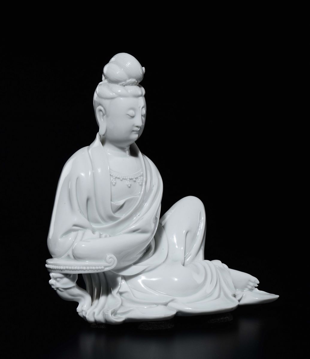Guanyin Seduta in Porcellana Blanc De Chine Dehua, Cina, Dinastia Qing, XIX Secolo