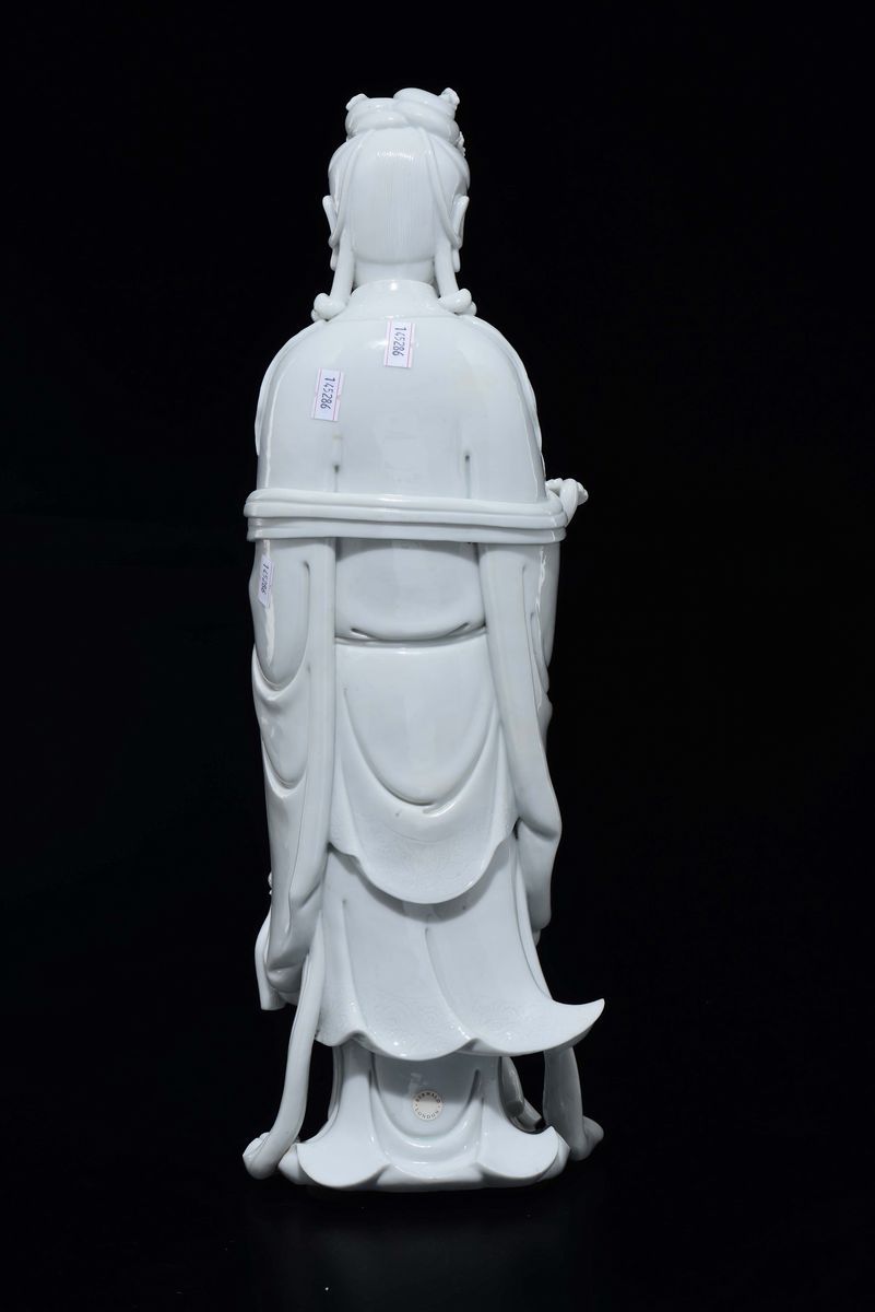Guanyin Eretta con Ruyi in Porcellana Blanc De Chine Dehua, Cina, Dinastia Qing, XVIII Secolo