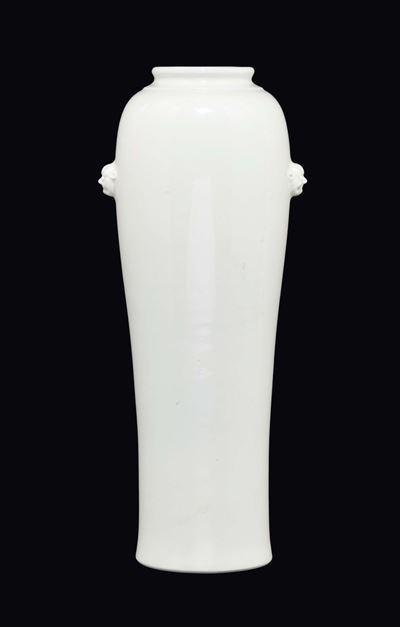 Vaso in Porcellana Blanc De Chine Dehua, Cina, Dinastia Qing, XVIII Secolo
