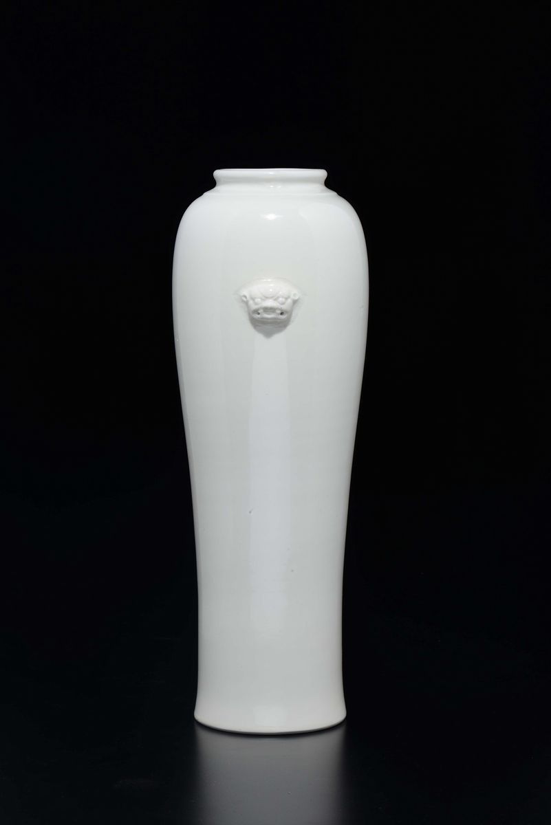 Vaso in Porcellana Blanc De Chine Dehua, Cina, Dinastia Qing, XVIII Secolo