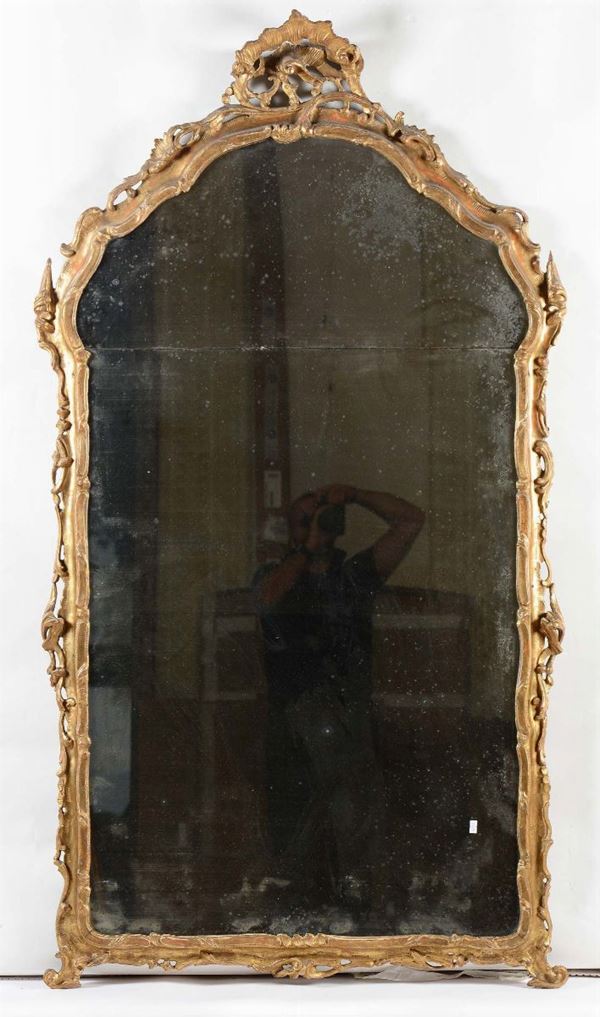 Specchiera Luigi XV intagliata e dorata, Veneto XVIII secolo
