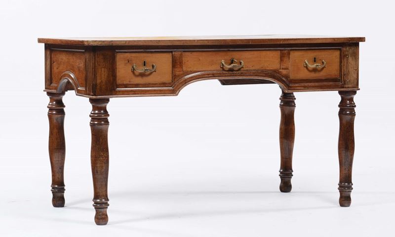 Tavolo scrittoio in noce, XIX secolo  - Asta Antiquariato - Cambi Casa d'Aste