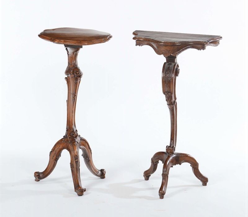 Due gueridon in noce diversi, XVIII-XIX secolo  - Auction Antique Online Auction - Cambi Casa d'Aste