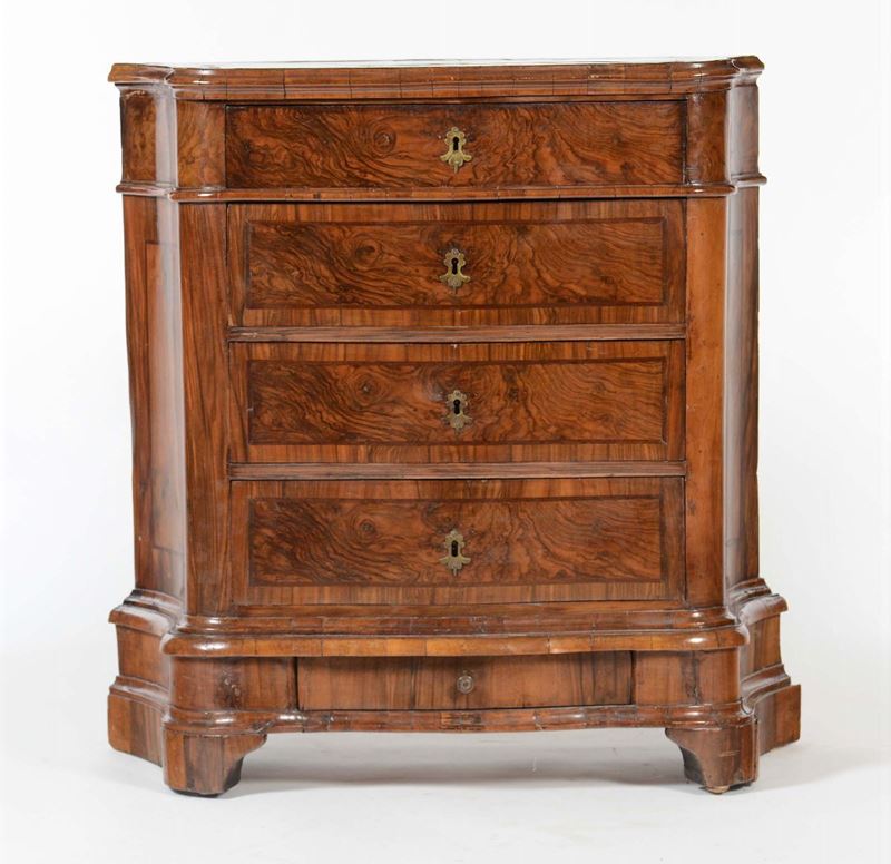 Piccolo cassettone lastronato, XVIII-XIX secolo  - Auction Antique Online Auction - Cambi Casa d'Aste