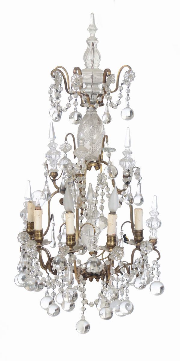 Coppia di appliques a cinque luci in metallo dorato e cristalli, XIX secolo