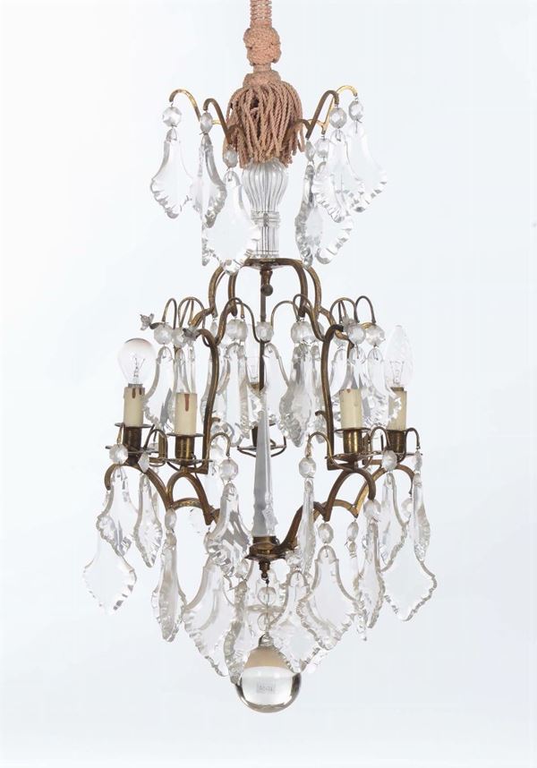 Piccolo lampadario a quattro luci in metallo e cristalli, XIX secolo