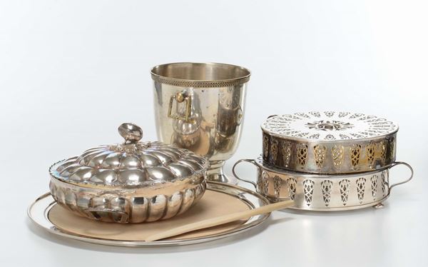 Lotto di oggetti in metallo