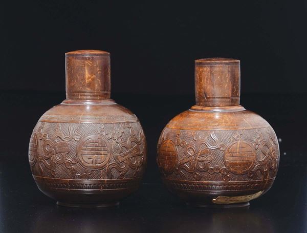Coppia di tea caddy in noce di cocco, Cina, Dinastia Qing, XIX secolo