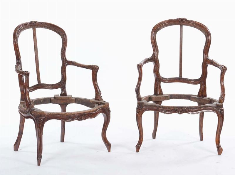 Coppia di poltrone Luigi XV in legno intagliato, XVIII secolo  - Auction Furniture | Cambi Time - Cambi Casa d'Aste