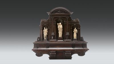 Gruppo di Tre Figure in Avorio Scolpito Raffiguranti S.giovanni Battista, Madonna Immacolata e S....