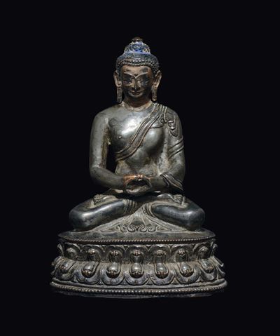 Buddha Sakyamuni in Bronzo Argentato, Cina, Dinastia Ming, XVI Secolo