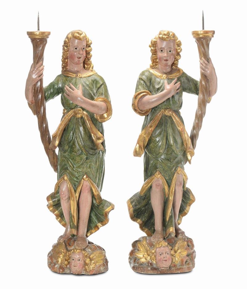 Coppia di angeli reggicero in legno intagliato, laccato e dorato, XVIII secolo  - Auction Fine Art - Cambi Casa d'Aste
